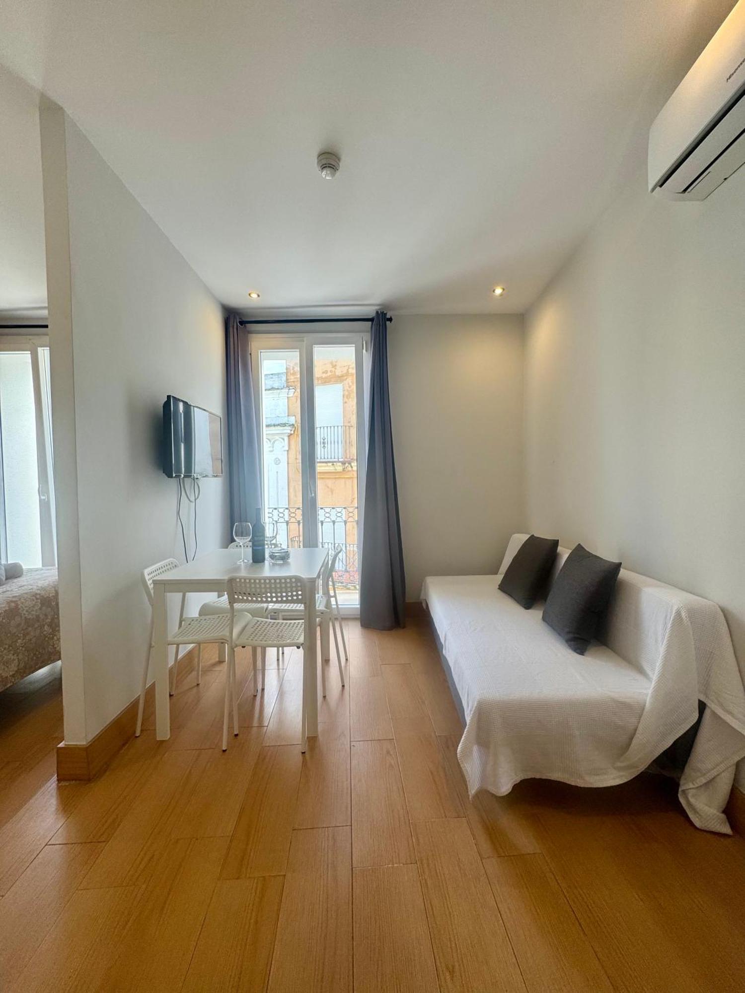 Alcazar Suites Jerez de la Frontera Bagian luar foto