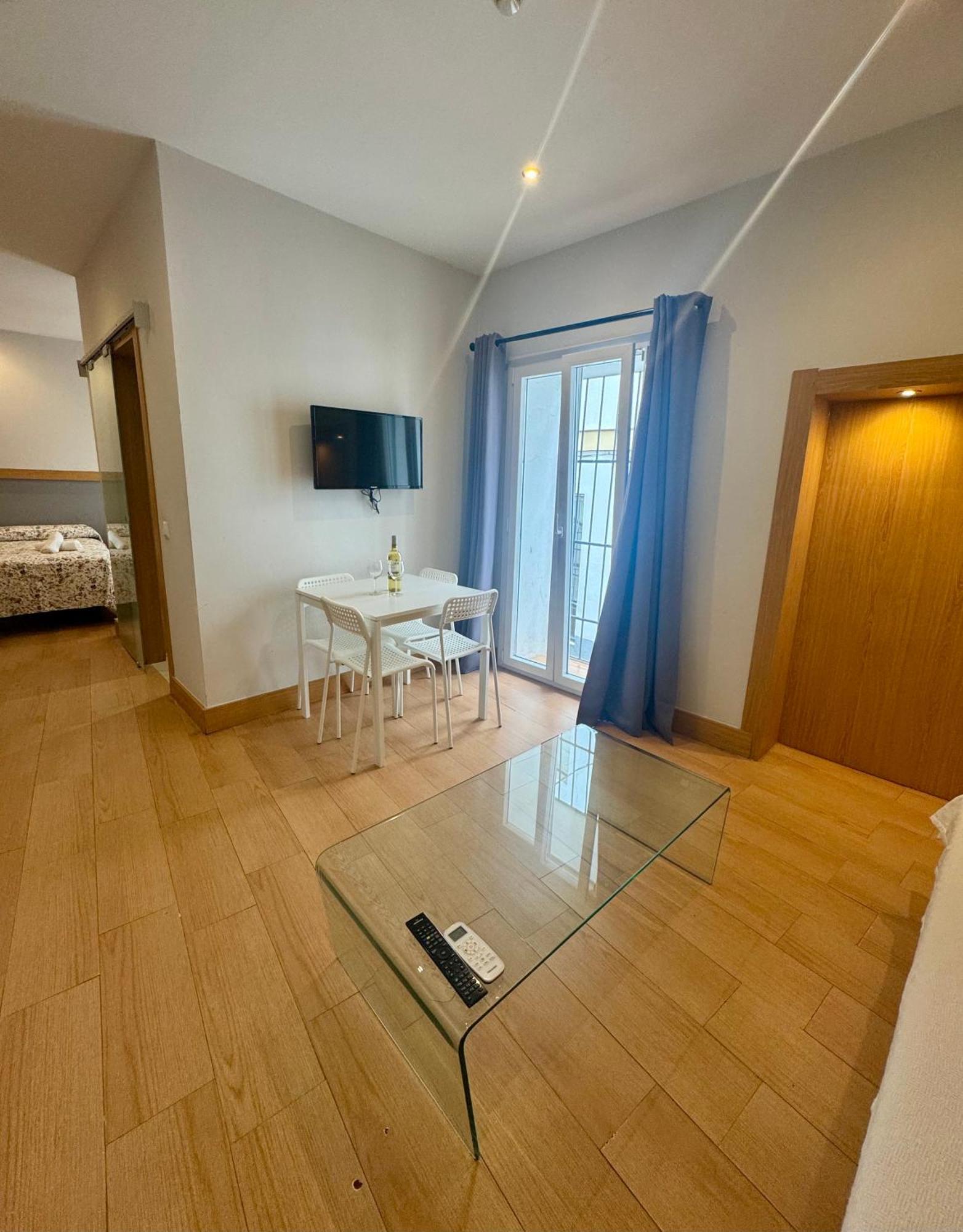 Alcazar Suites Jerez de la Frontera Bagian luar foto